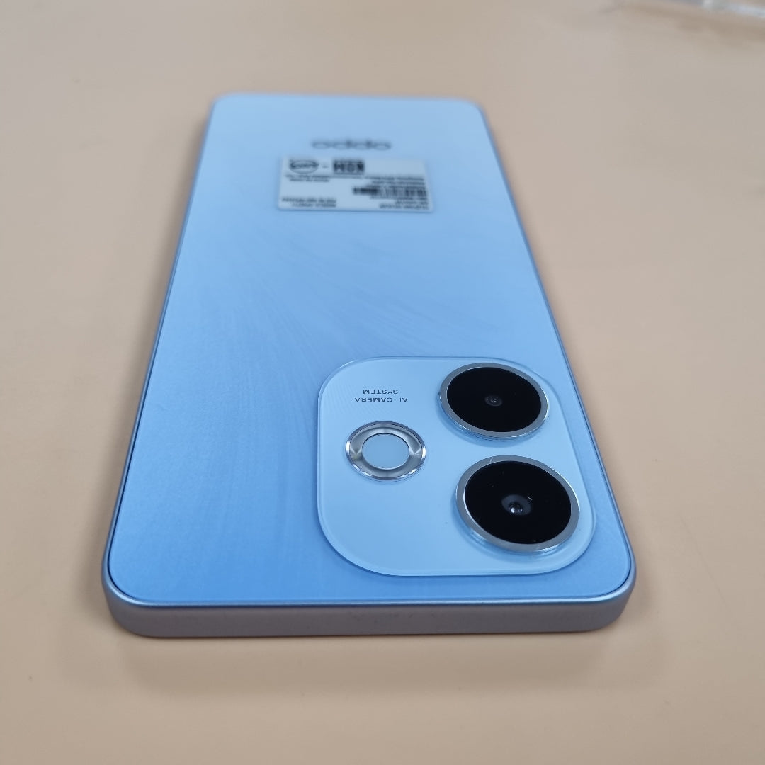 CELULAR OPPO  A5 PRO CPH2711 (2025) 256 GB 8 GB RAM (SEMINUEVO)