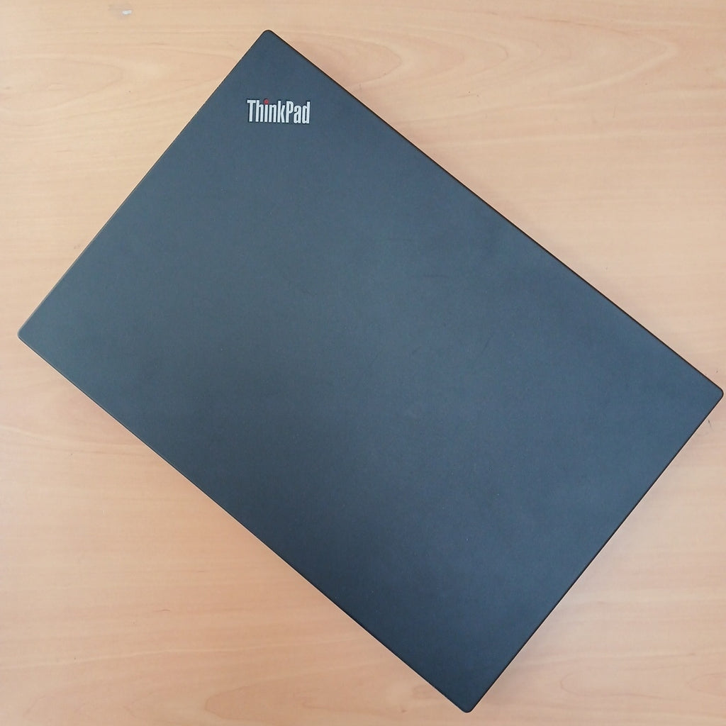 LAPTOP LENOVO THINKPAD P14S GEN 2 (2022) 512 GB SSD 32 GB RAM (SEMINUEVO)