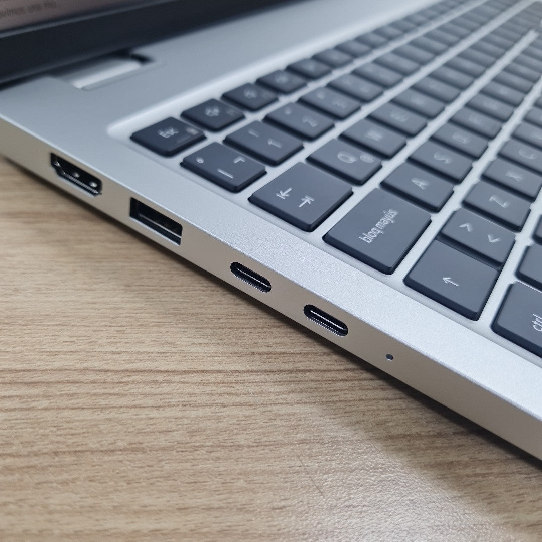 LAPTOP DELL PRO 16 PLUS PB16250 (2025) 1 TB SSD 16 GB RAM (SEMINUEVO)