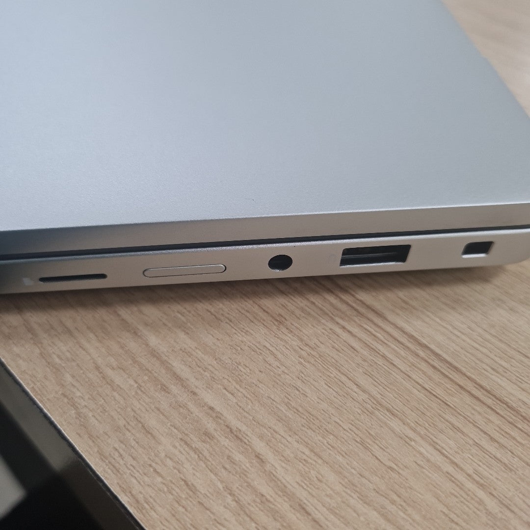 LAPTOP DELL PRO 16 PLUS PB16250 (2025) 1 TB SSD 16 GB RAM (SEMINUEVO)