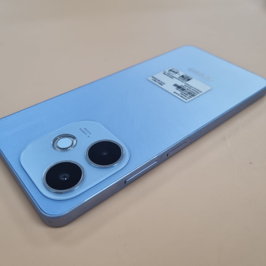 CELULAR OPPO  A5 PRO CPH2711 (2025) 256 GB 8 GB RAM (SEMINUEVO)