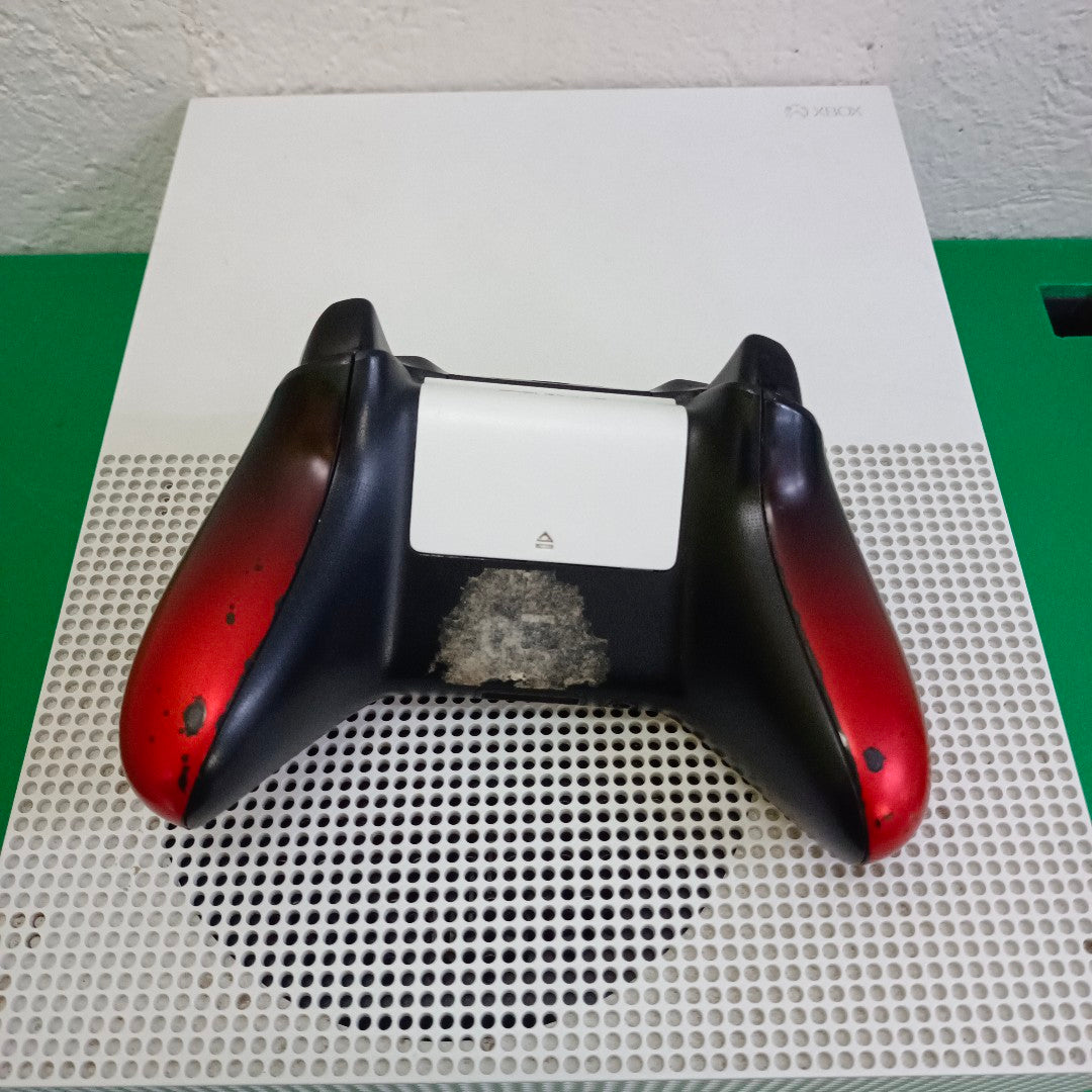 CONSOLA DE VIDEOJUEGO MICROSOFT XBOX ONE S 1 TB (SEMINUEVO)