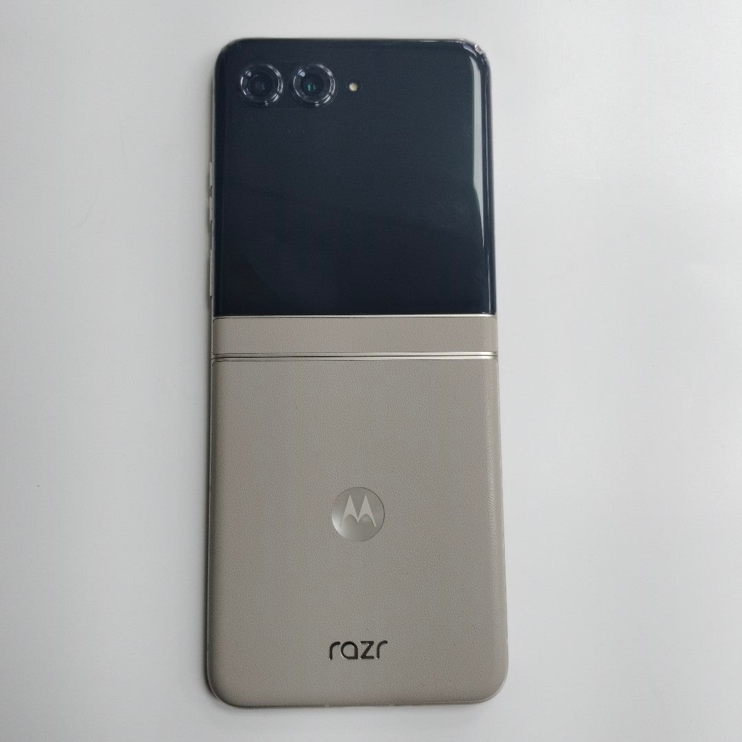 CELULAR MOTOROLA RAZR 50 5G XT2453-1 512 GB 12 GB RAM (SEMINUEVO)