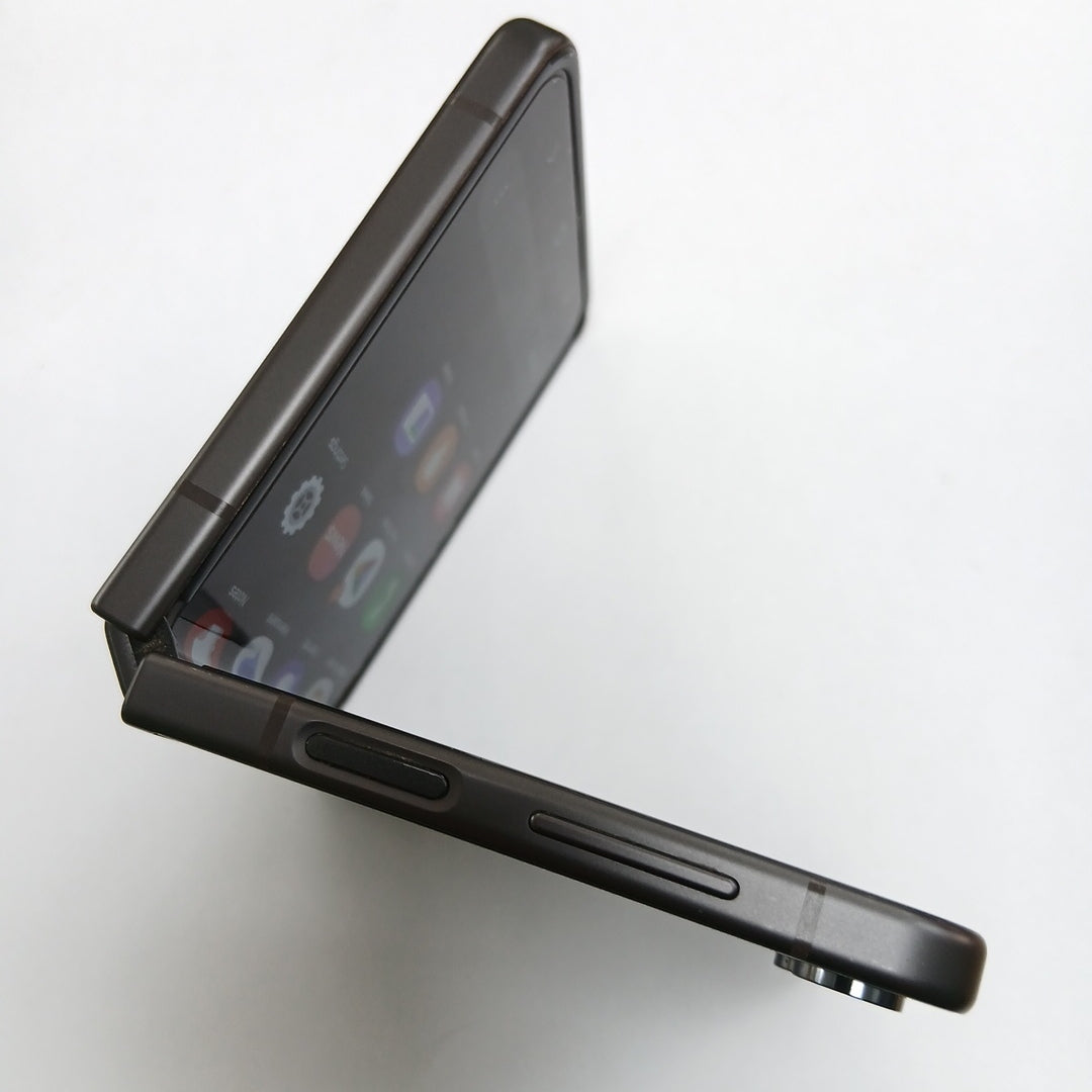 CELULAR SAMSUNG GALAXY Z FLIP 5 SM-F731W (2023) 512 GB 8 GB RAM (SEMINUEVO)