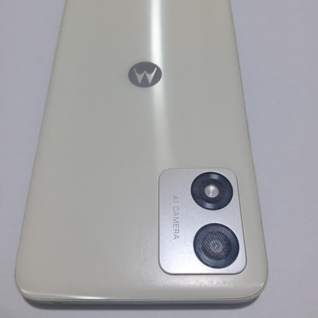 CELULAR MOTOROLA MOTO E13 XT2345-2 64 GB 2 GB RAM (SEMINUEVO)