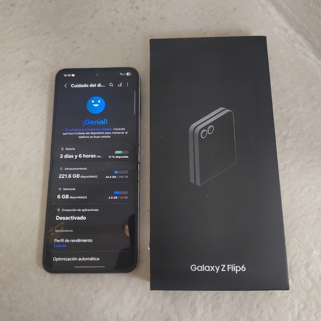 CELULAR SAMSUNG GALAXY Z FLIP6 SM-F741B (2024) 256 GB 12 GB RAM (SEMINUEVO)
