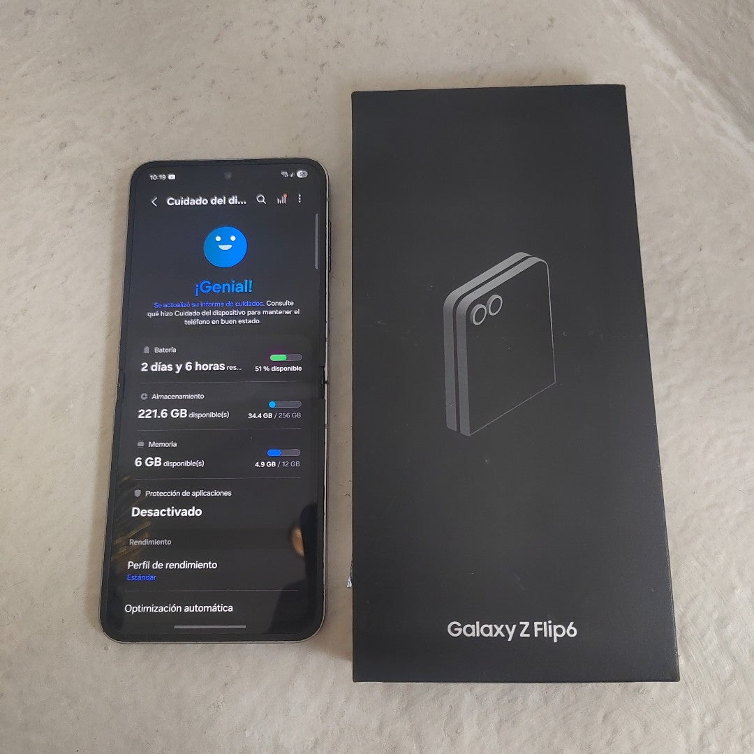 CELULAR SAMSUNG GALAXY Z FLIP6 SM-F741B (2024) 256 GB 12 GB RAM (SEMINUEVO)