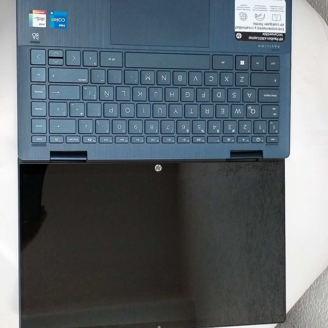 LAPTOP HP PAVILION X360 14-EK0008LA (2024) 512 GB SSD 8 GB RAM (SEMINUEVO)