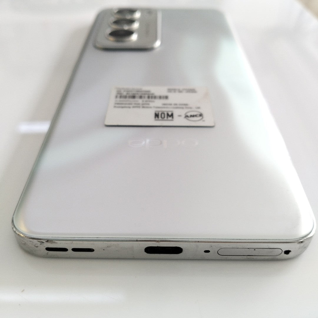 CELULAR OPPO   RENO12 5G CPH2625 (2024) 512 GB 12 GB RAM (SEMINUEVO)