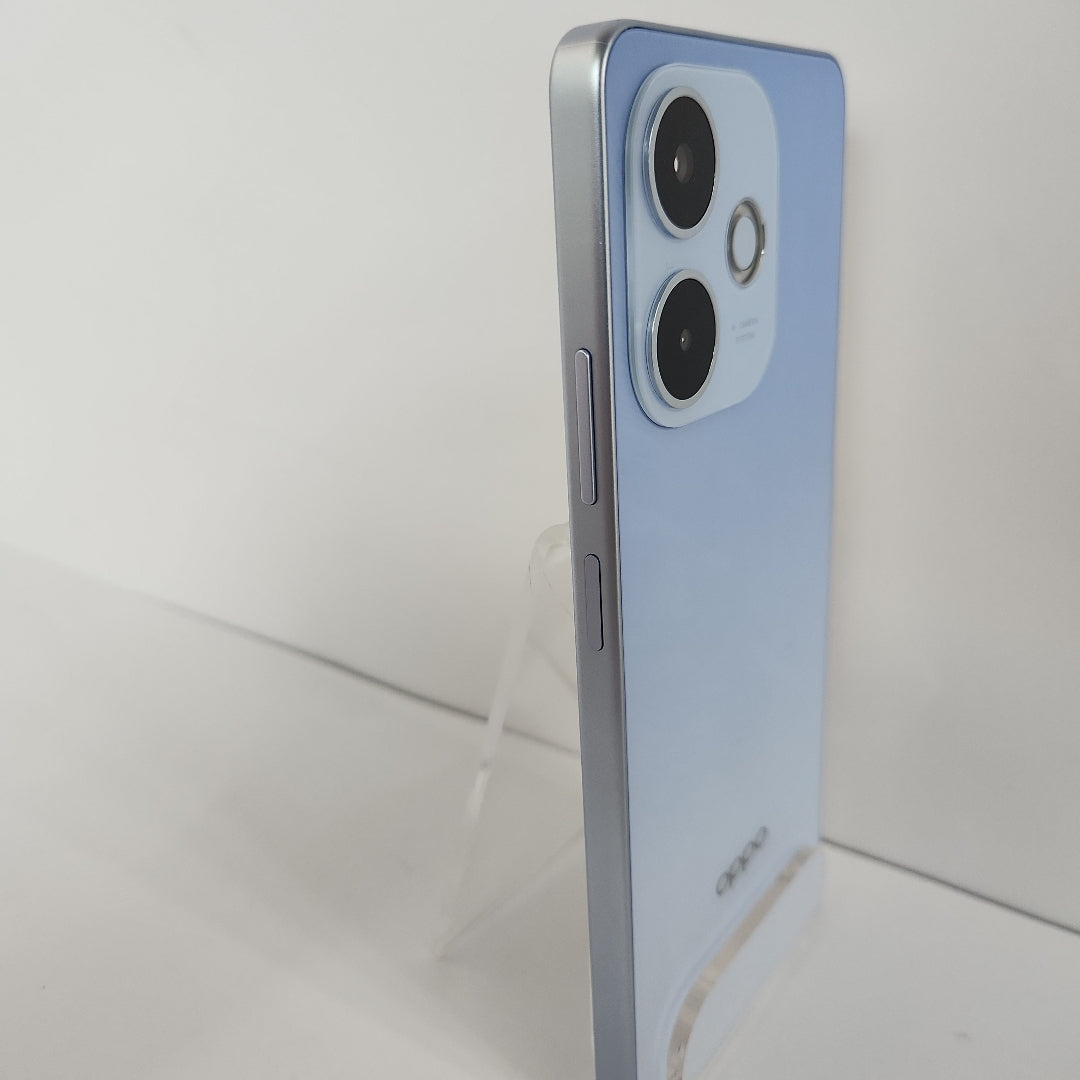 CELULAR OPPO  A5 PRO CPH2711 (2025) 256 GB 8 GB RAM (SEMINUEVO)