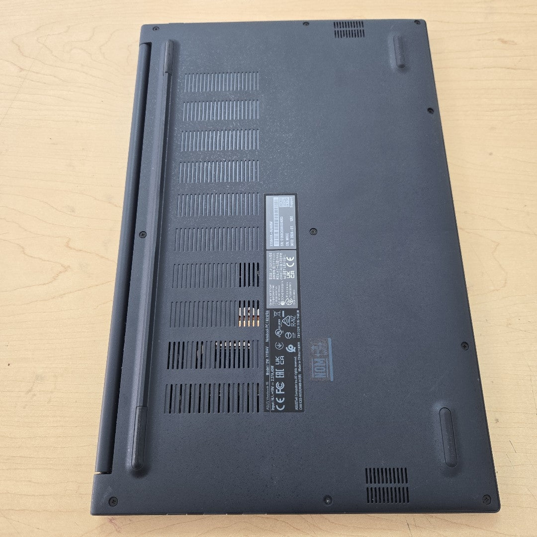 LAPTOP ASUS VIVOBOOK 15 X1504VA-NJ468W (2024) 512 GB SSD 16 GB RAM (SEMINUEVO)