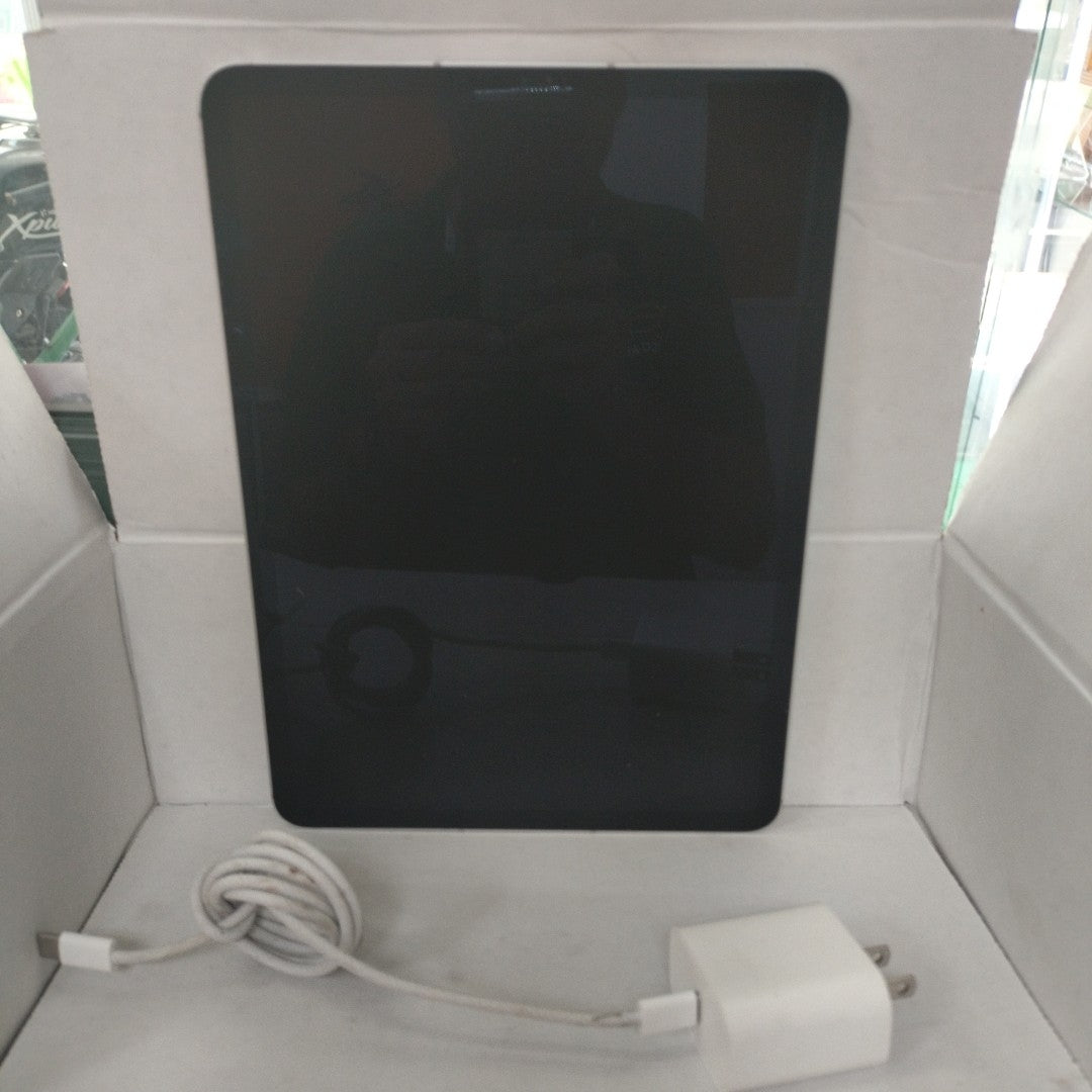 TABLETA APPLE IPAD PRO 4 11" A2435 128 GB 8 GB RAM (SEMINUEVO)