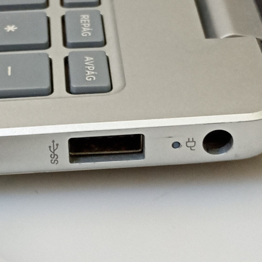 LAPTOP HP 15-FD0037LA  (2024) 512 GB SSD 8 GB RAM (SEMINUEVO)