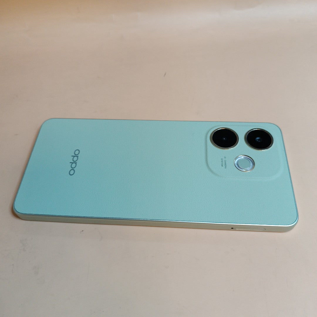 CELULAR OPPO  A5 PRO CPH2711 (2025) 256 GB 8 GB RAM (SEMINUEVO)