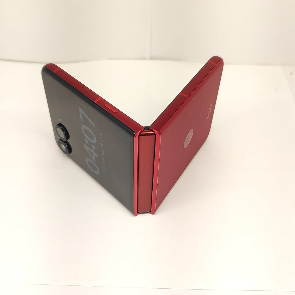 CELULAR MOTOROLA MOTO RAZR 60 ULTRA XT2551-6 (2025) 1 TB 16 GB RAM (SEMINUEVO)