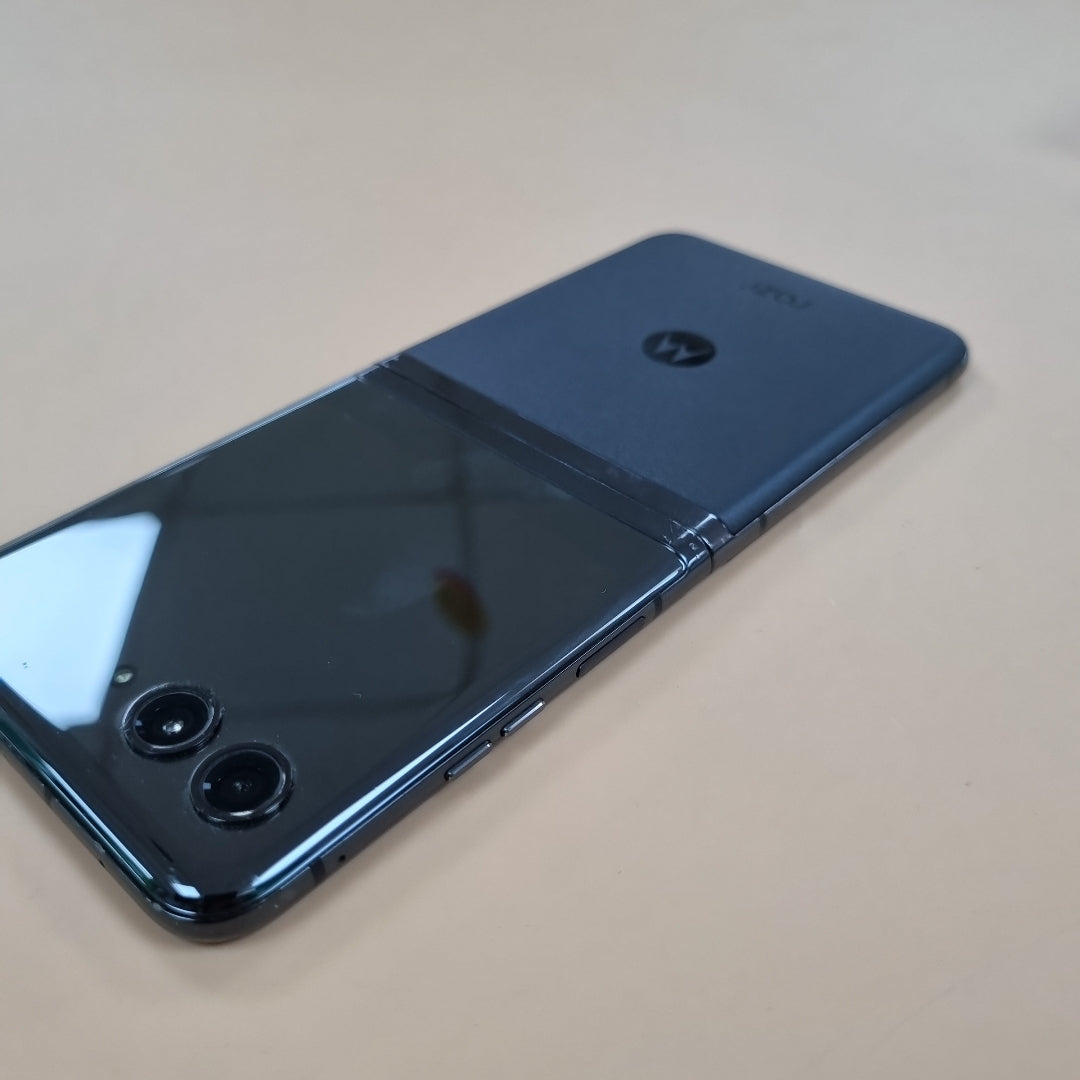 CELULAR MOTOROLA RAZR+ XT2321-3 (2023) 256 GB 8 GB RAM (SEMINUEVO)