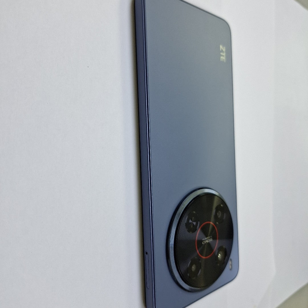 CELULAR ZTE BLADE V70 MAX Z2467 (2025) 256 GB 4 GB RAM (SEMINUEVO)