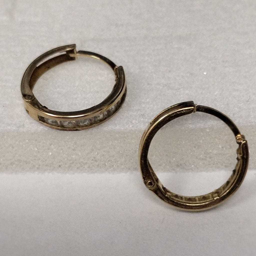 ARRACADAS PAR ORO 10 K 1.2 GRMS (SEMINUEVO)