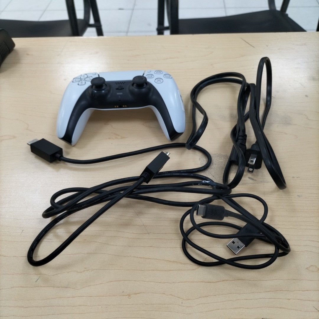 CONSOLA DE VIDEOJUEGO SONY PS5 825 SSD (SEMINUEVO)