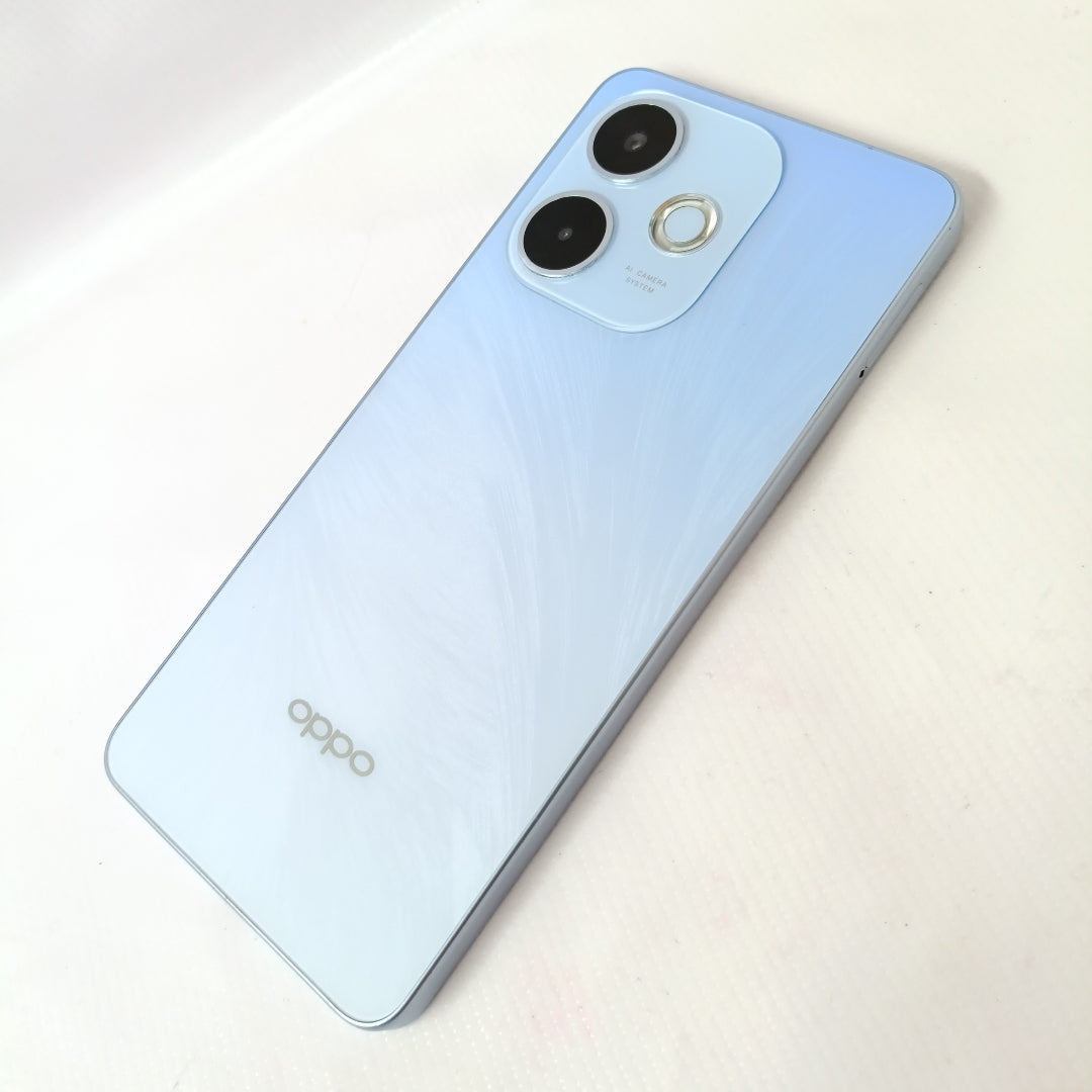 CELULAR OPPO  A5 PRO CPH2711 (2025) 256 GB 8 GB RAM (SEMINUEVO)
