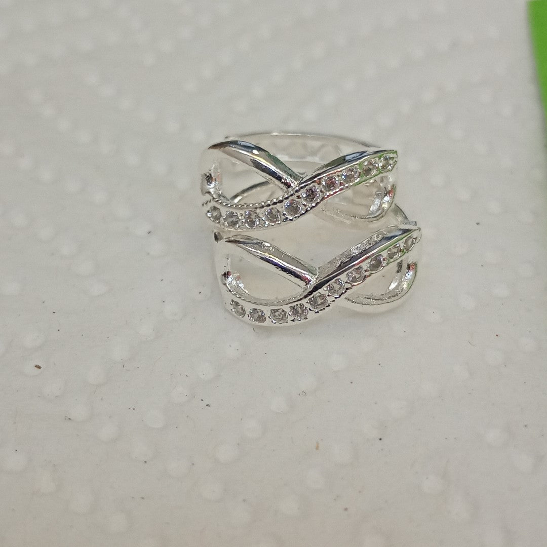 HUGGIES INFINITO CIRCONIAS PLATA .925 2.4 GR (NUEVO)