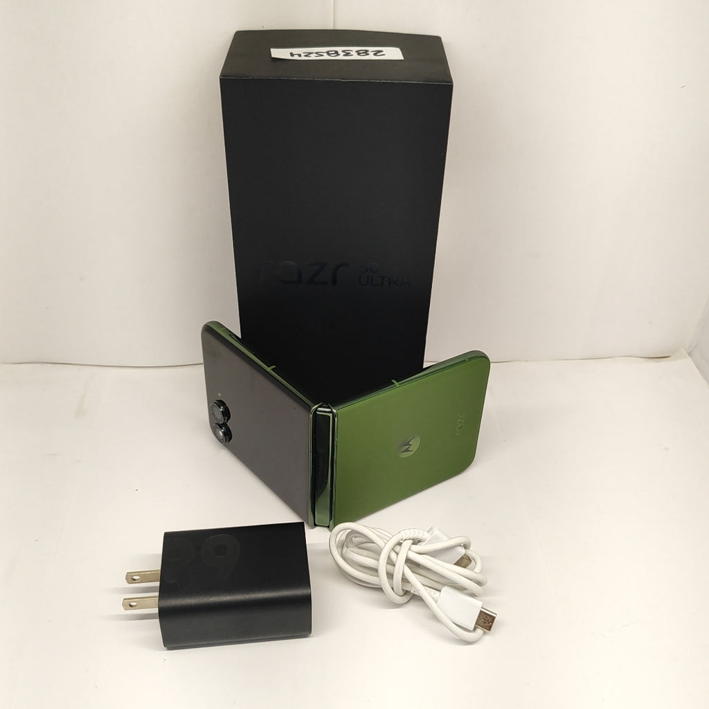 CELULAR MOTOROLA RAZR 50 ULTRA XT2451-3 (2024) 512 GB 12 GB RAM (SEMINUEVO)