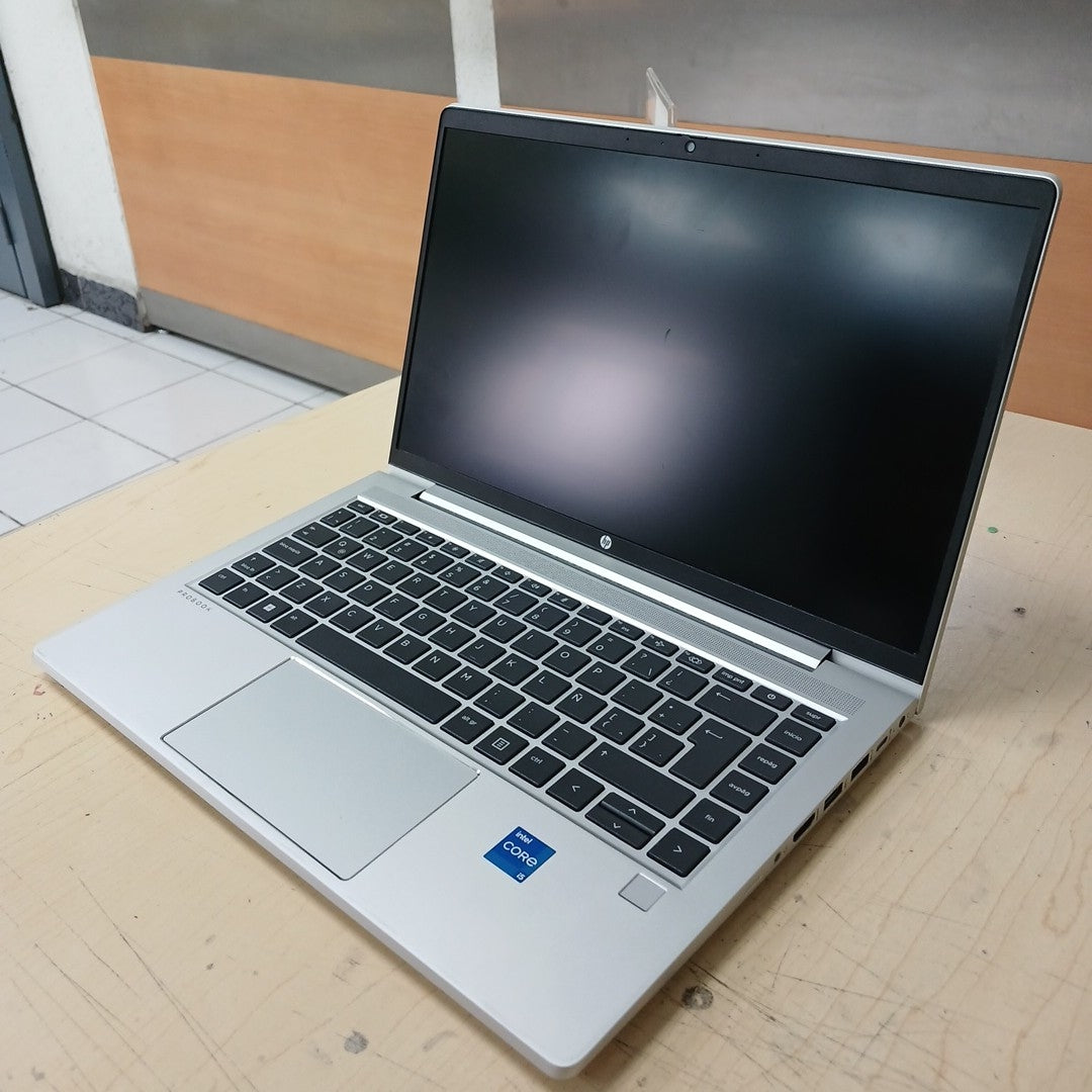 LAPTOP HP PROBOOK 440 G9 (2024) 512 GB SSD 16 GB RAM (SEMINUEVO)