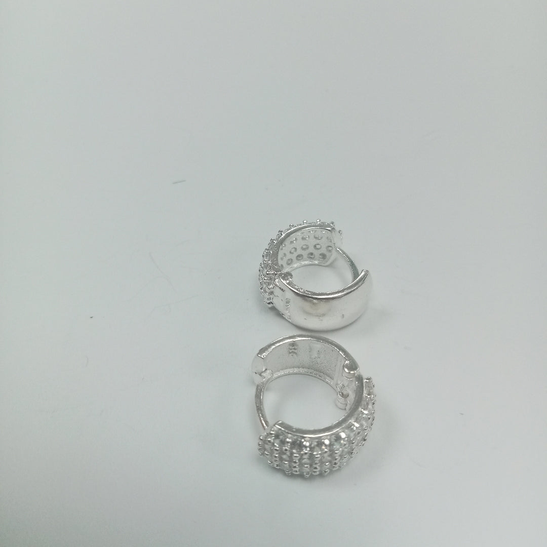 HUGGIES C/CIRCONIAS PLATA .925 5.4 GR (NUEVO)