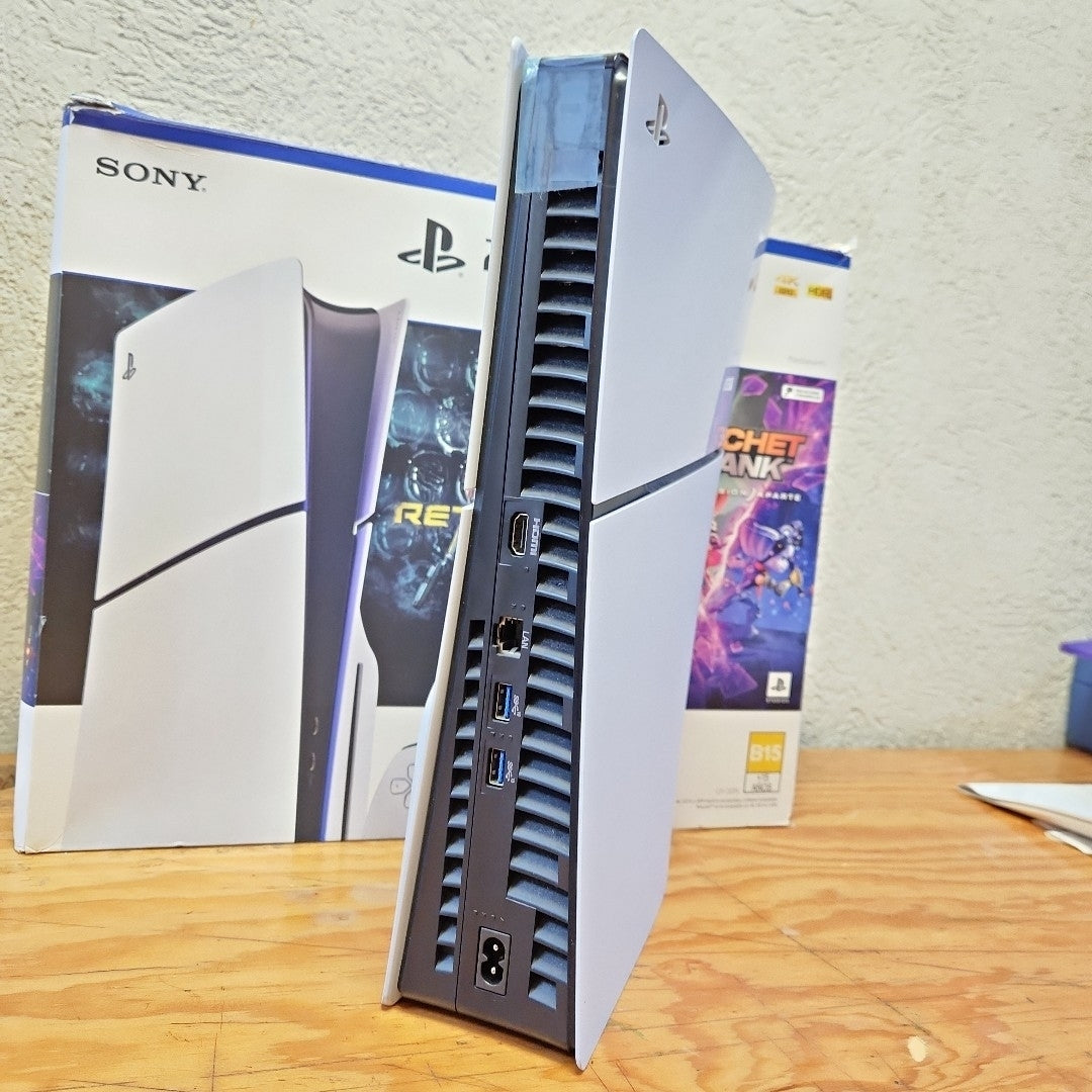 CONSOLA DE VIDEOJUEGO SONY PS5 825 SSD (SEMINUEVO)