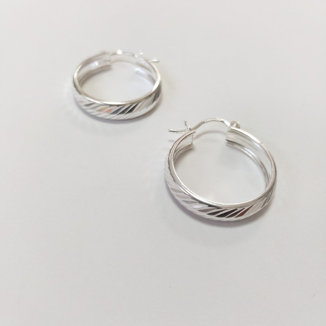 PAR ARRACADAS LABRADAS PLATA .925 2.4 GR (NUEVO)