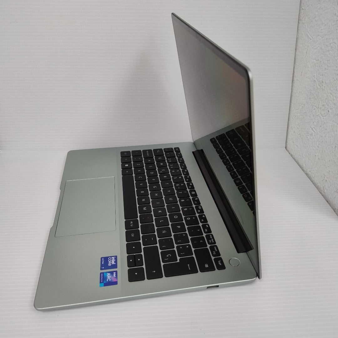 LAPTOP HUAWEI MATEBOOK 14 FLMH-X (2024) 1 TB SSD 16 GB RAM (SEMINUEVO)