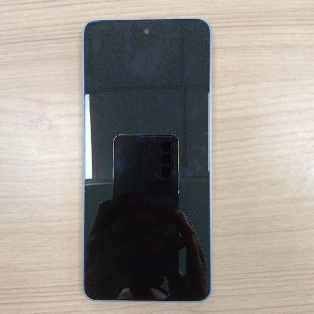 CELULAR OPPO  A5 PRO CPH2711 (2025) 256 GB 8 GB RAM (SEMINUEVO)