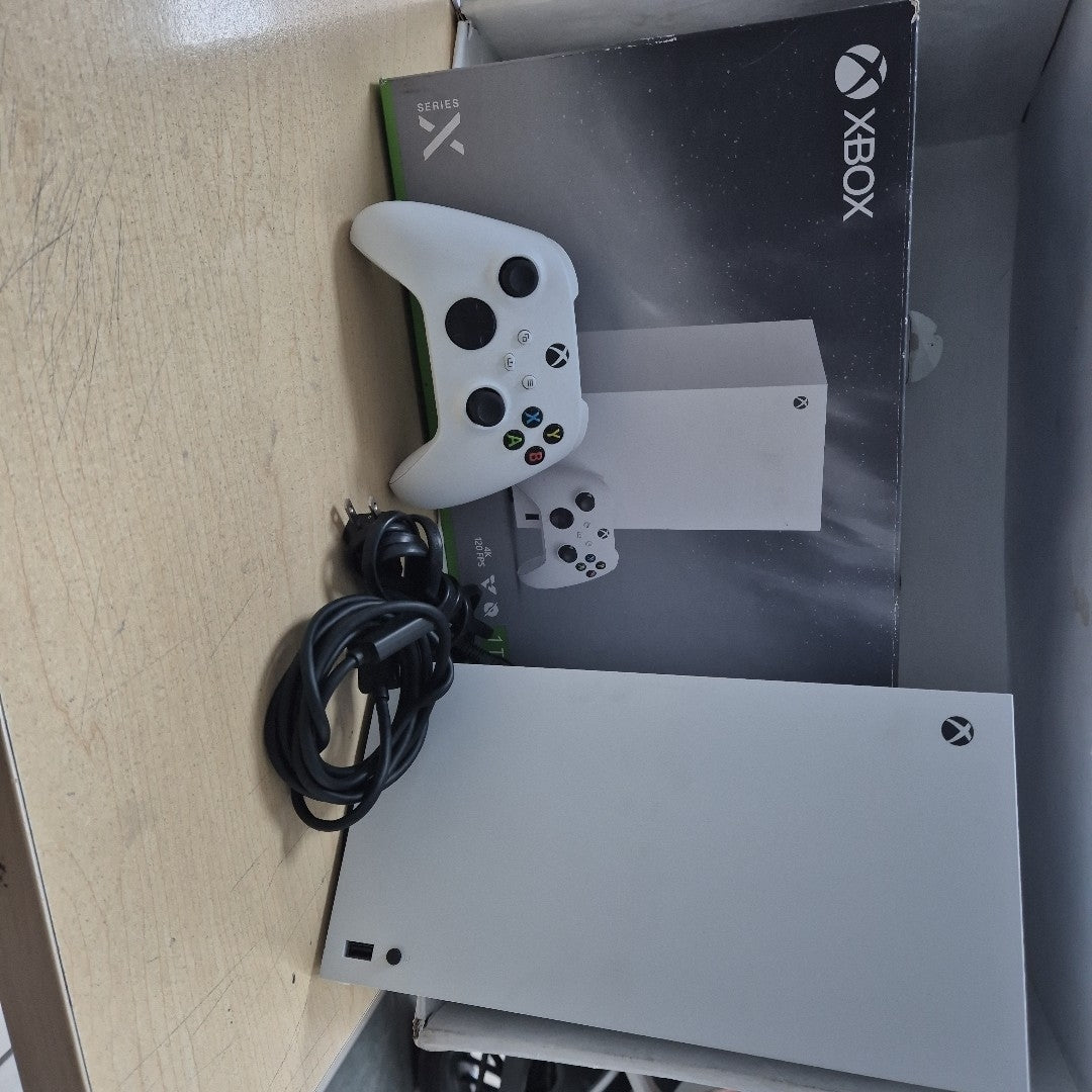 CONSOLA DE VIDEOJUEGO MICROSOFT XBOX SERIES X DIGITAL 1 TB SSD (SEMINUEVO)
