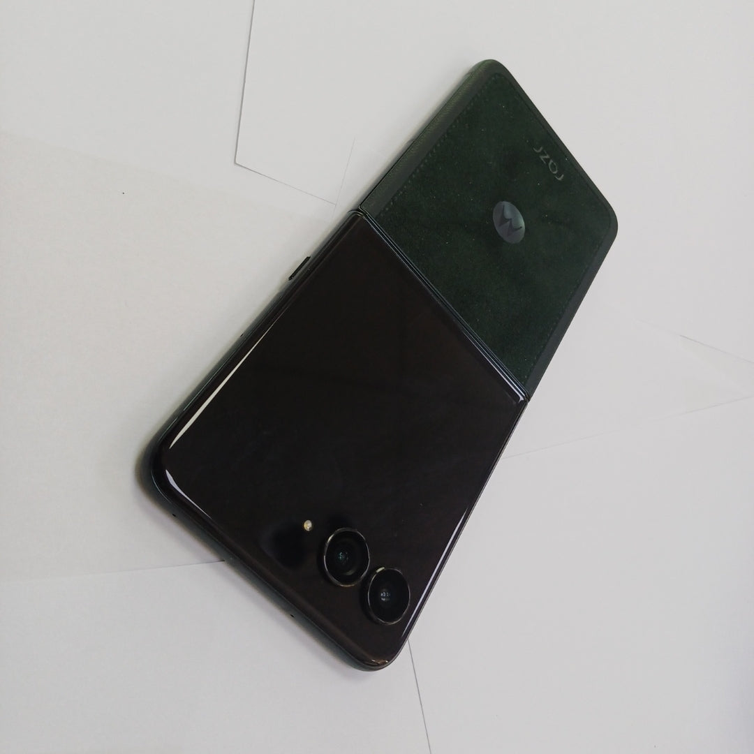CELULAR MOTOROLA RAZR 60 ULTRA XT2551-6 (2025) 1 TB 16 GB RAM