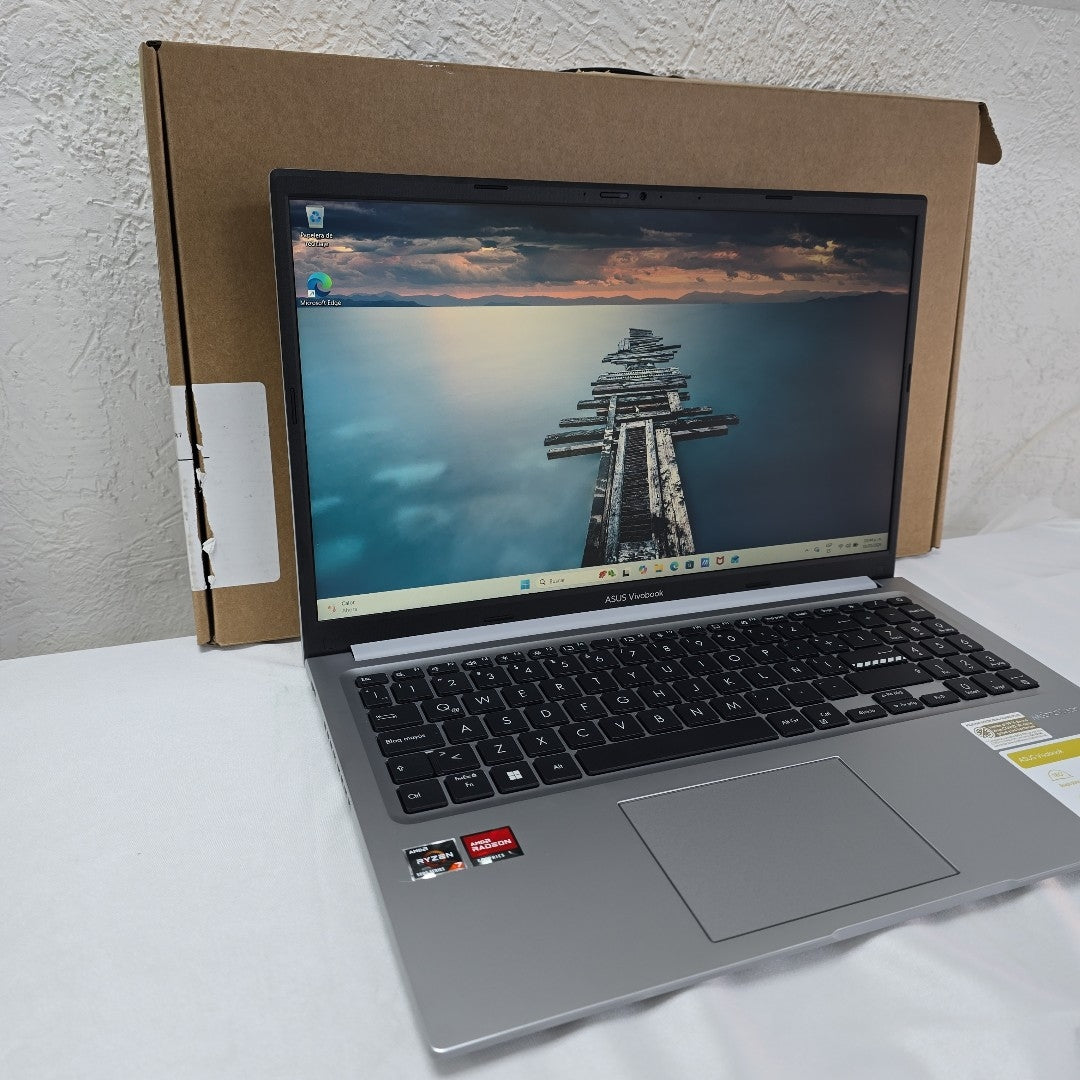 LAPTOP ASUS VIVOBOOK 15 D1502YA-NJ584W (2025) 512 GB SSD 16 GB RAM (SEMINUEVO)