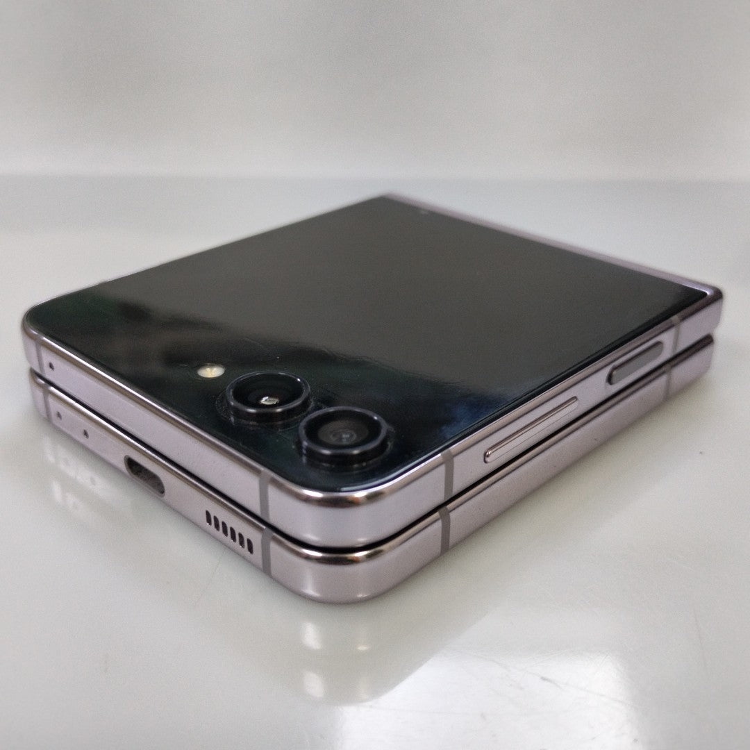 CELULAR SAMSUNG GALAXY Z FLIP 5 SM-F731B (2023) 512 GB 8 GB RAM (SEMINUEVO)