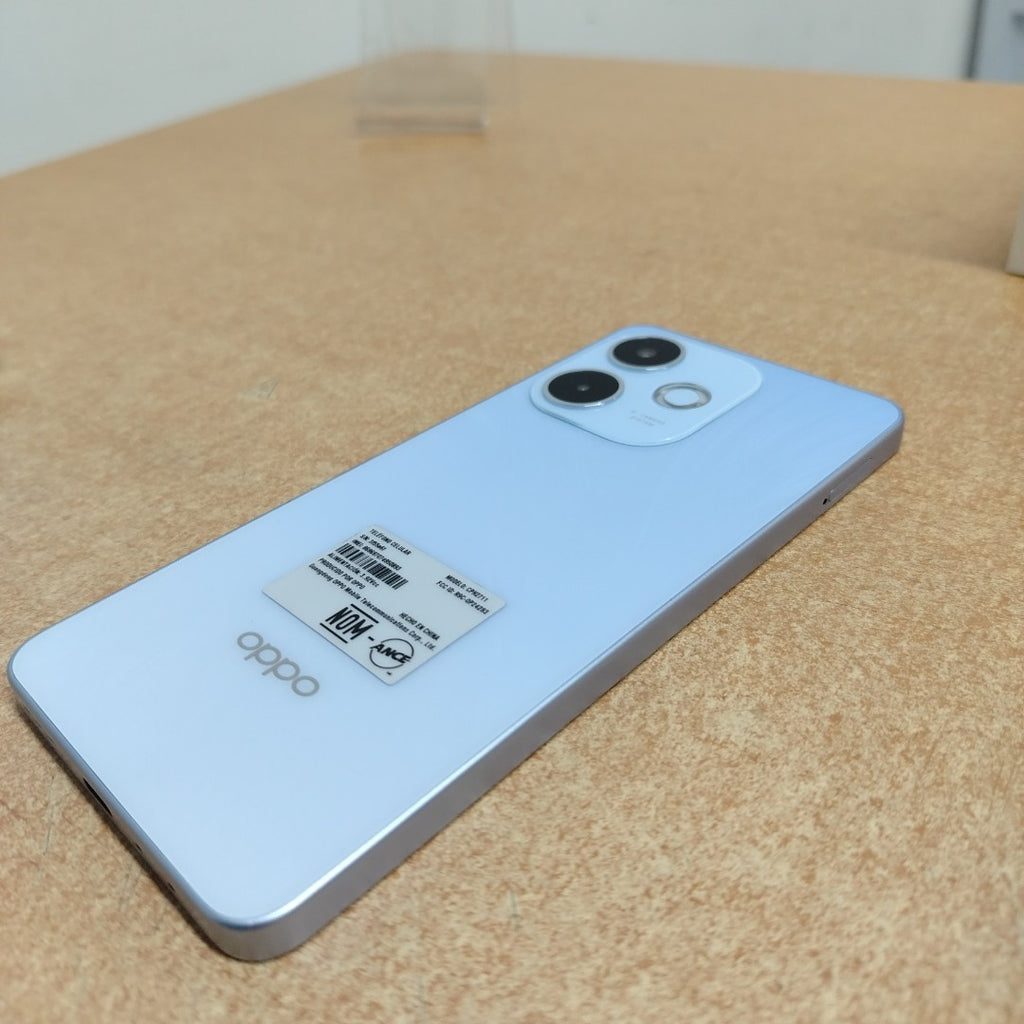 CELULAR OPPO A5 PRO CPH2711 (2025) 256 GB 8 GB RAM (SEMINUEVO)