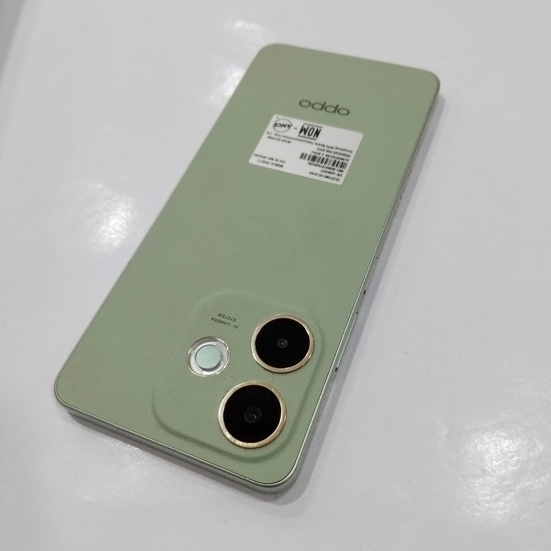 CELULAR OPPO A5 PRO CPH2711 (2025) 256 GB 8 GB RAM (SEMINUEVO)