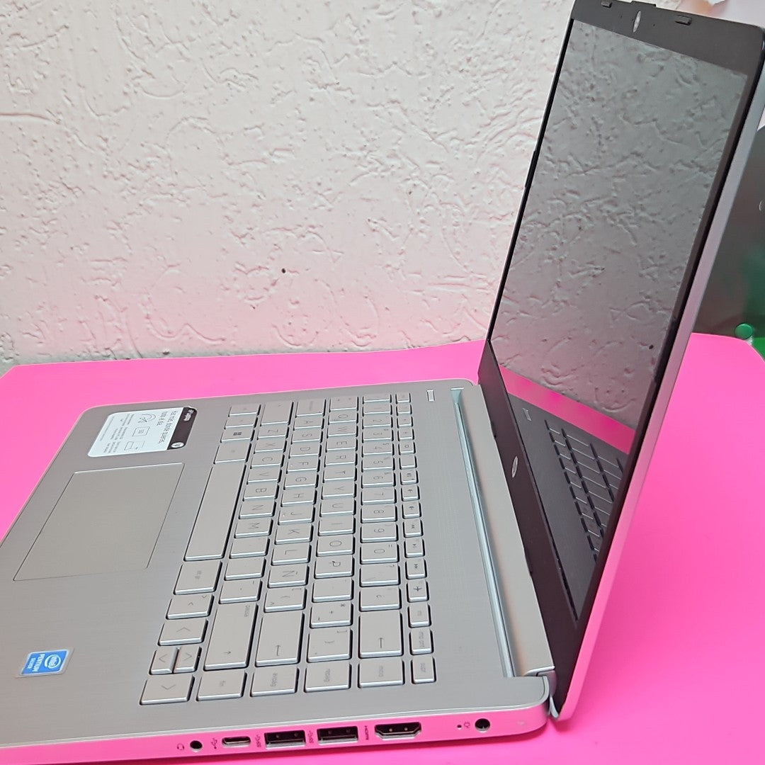 LAPTOP HP 14-DQ0505LA (2023) 256 GB SSD 8 GB RAM (SEMINUEVO)