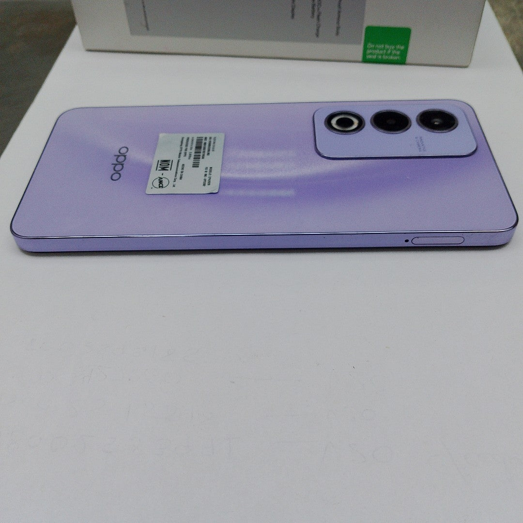 CELULAR OPPO A80 5G CPH2639 (2024) 256 GB 8 GB RAM (SEMINUEVO)