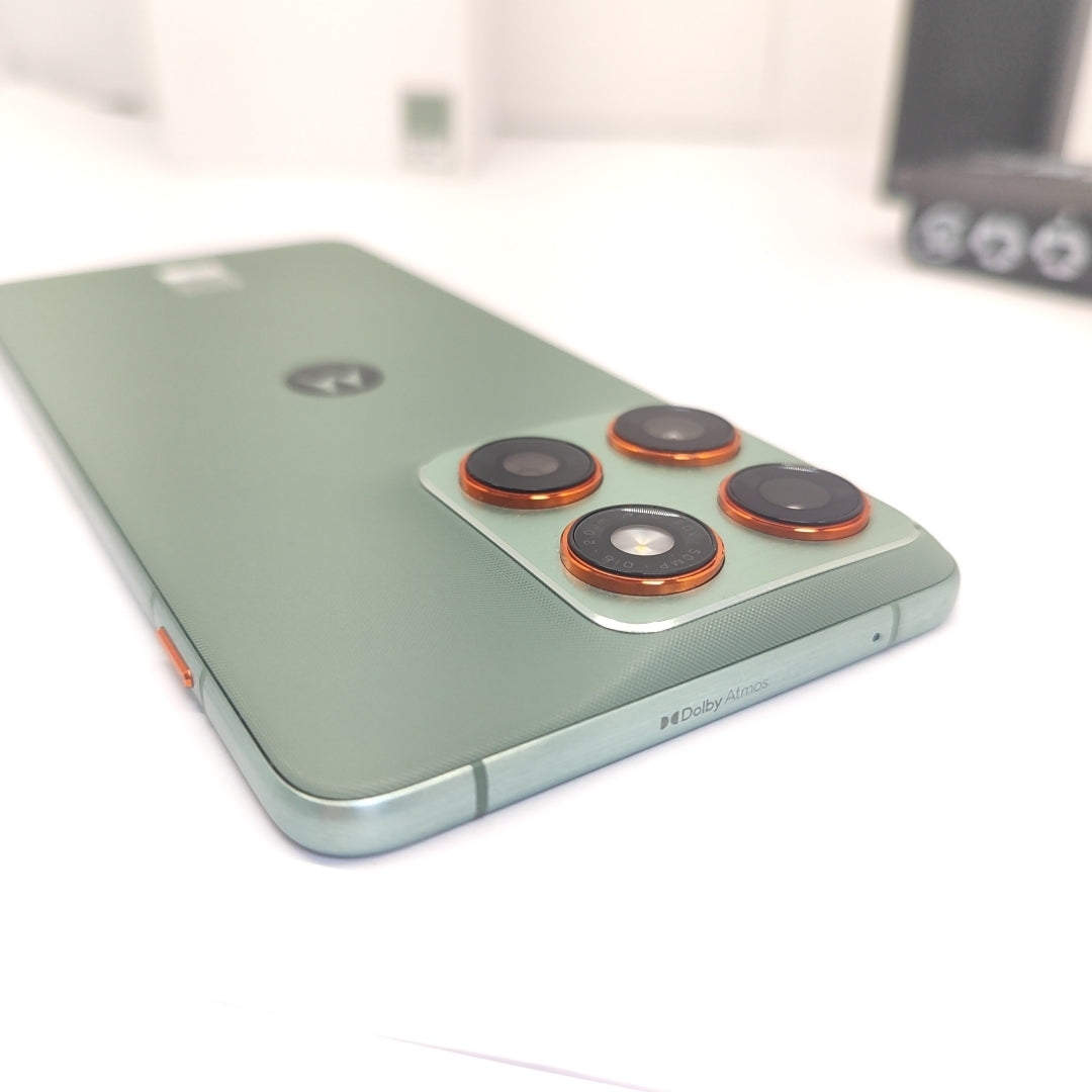 CELULAR MOTOROLA EDGE 70 XT2601-3 (2025) 512 GB 12 GB RAM (SEMINUEVO)