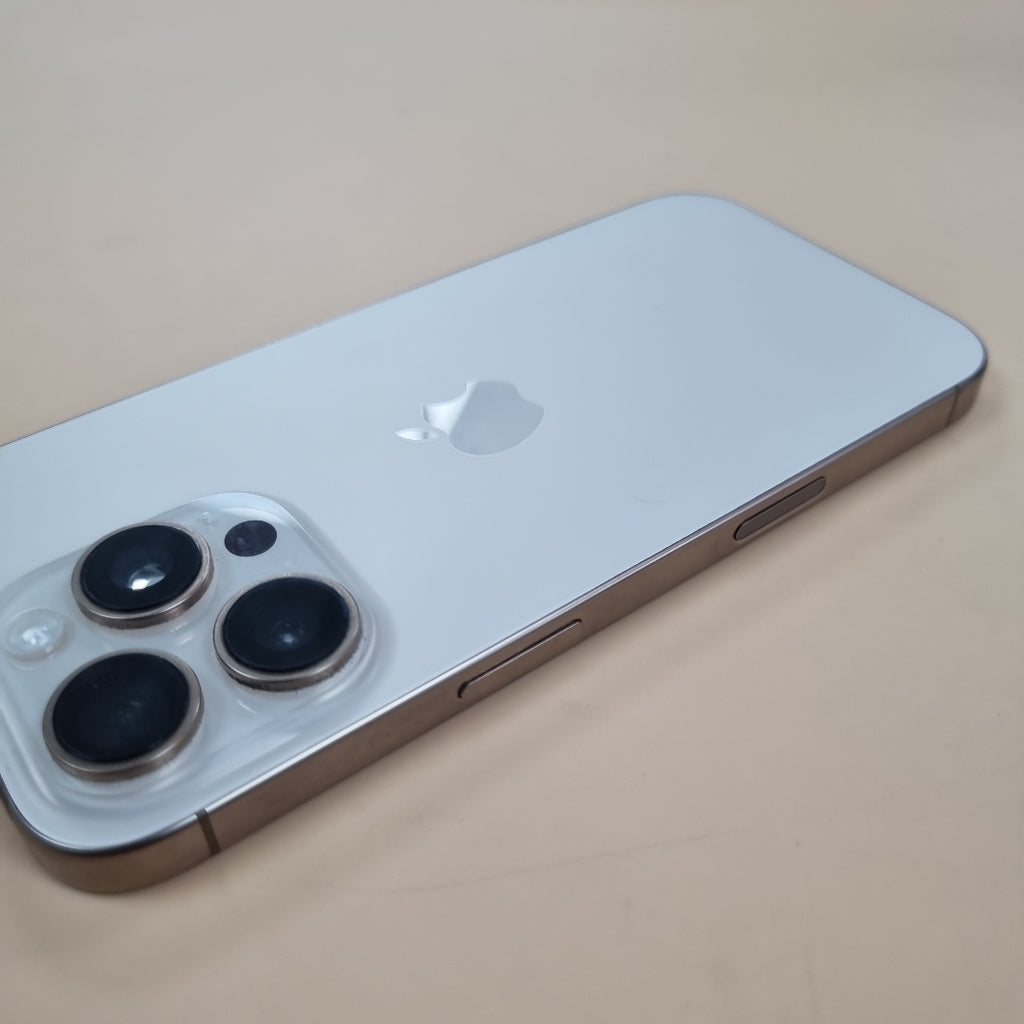 CELULAR APPLE IPHONE 16 PRO A3292 (2024) 128 GB 8 GB RAM (SEMINUEVO)
