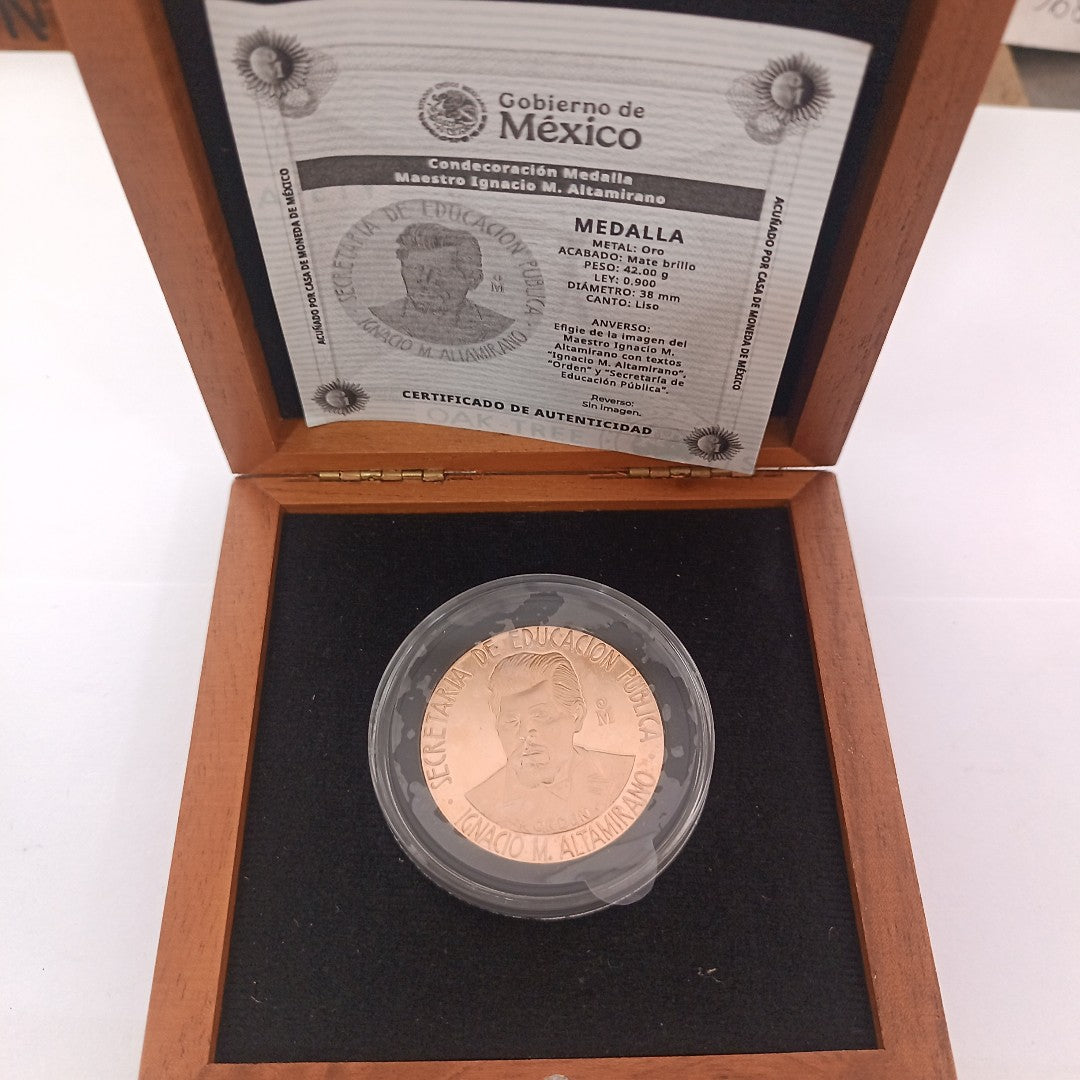 MEDALLA CONMEMORATIVA ORO 21 K 42 GRMS (SEMINUEVO)