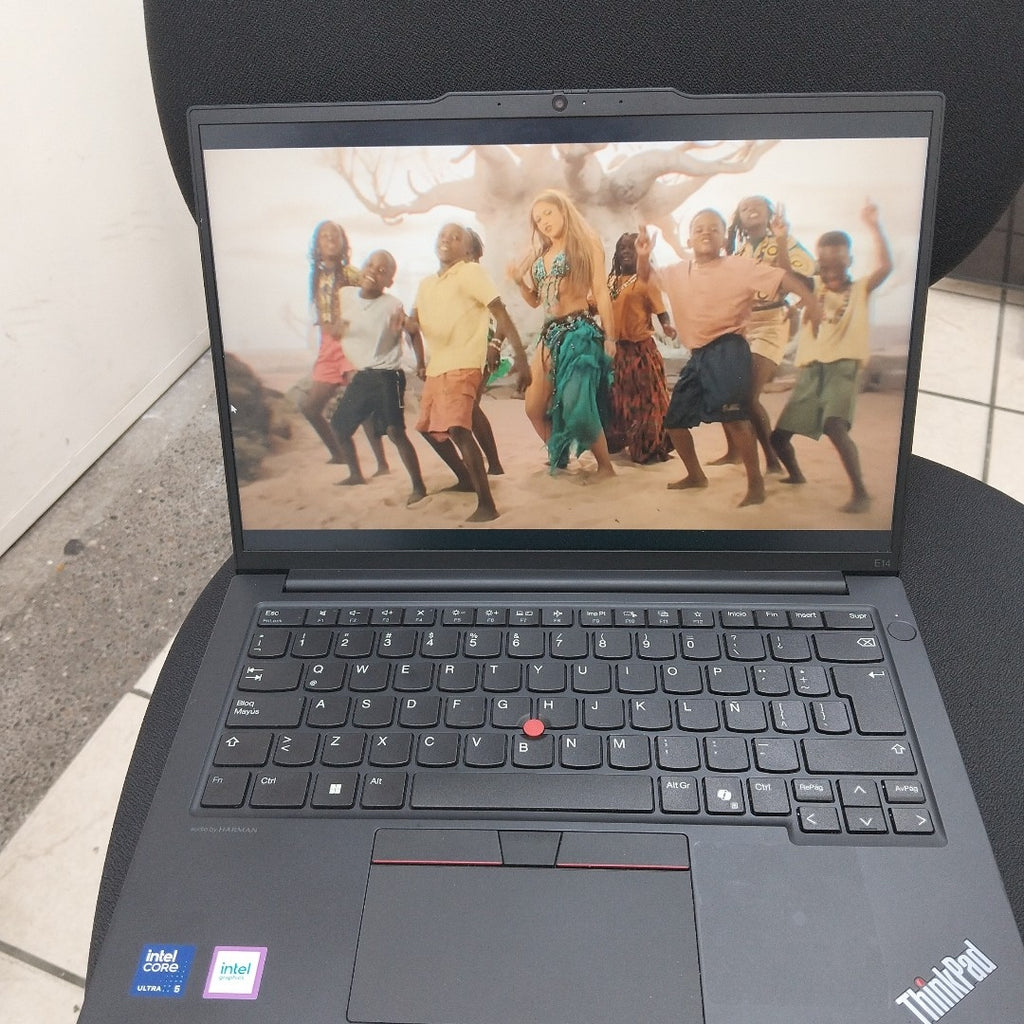 LAPTOP LENOVO THINKPAD E14 GEN 6 (2024) 512 GB SSD 16 GB RAM (SEMINUEVO)