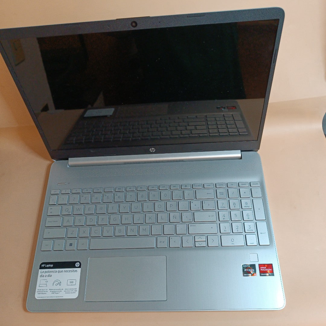 LAPTOP HP 15-EF2518LA (2023) 256 GB SSD 12 GB RAM (SEMINUEVO)