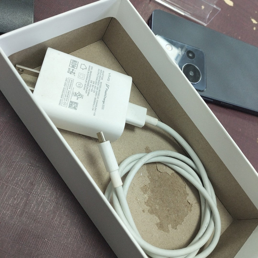 CELULAR VIVO Y36 V2247 128 GB 8 GB RAM (SEMINUEVO)