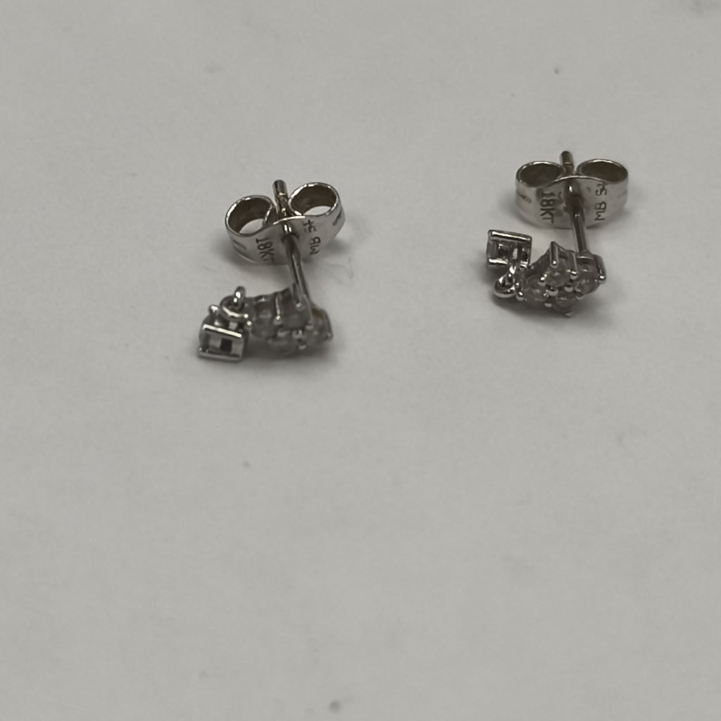 ARETES PAR ORO BLANCO 18 K 0,90 GRMS (SEMINUEVO)