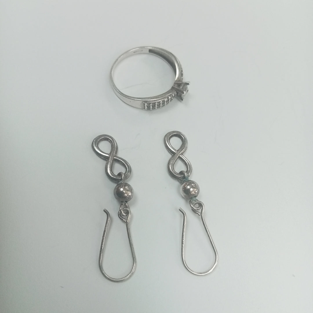 ANILLITO, ARETES PAR PLATA 3.7 GRMS (SEMINUEVO)