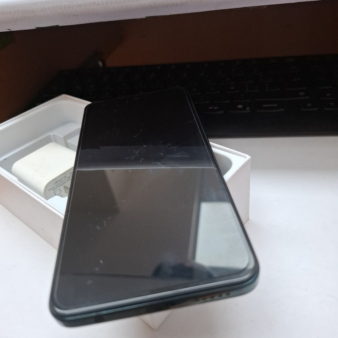 CELULAR VIVO Y28 V2352 256 GB 8 GB RAM (SEMINUEVO)
