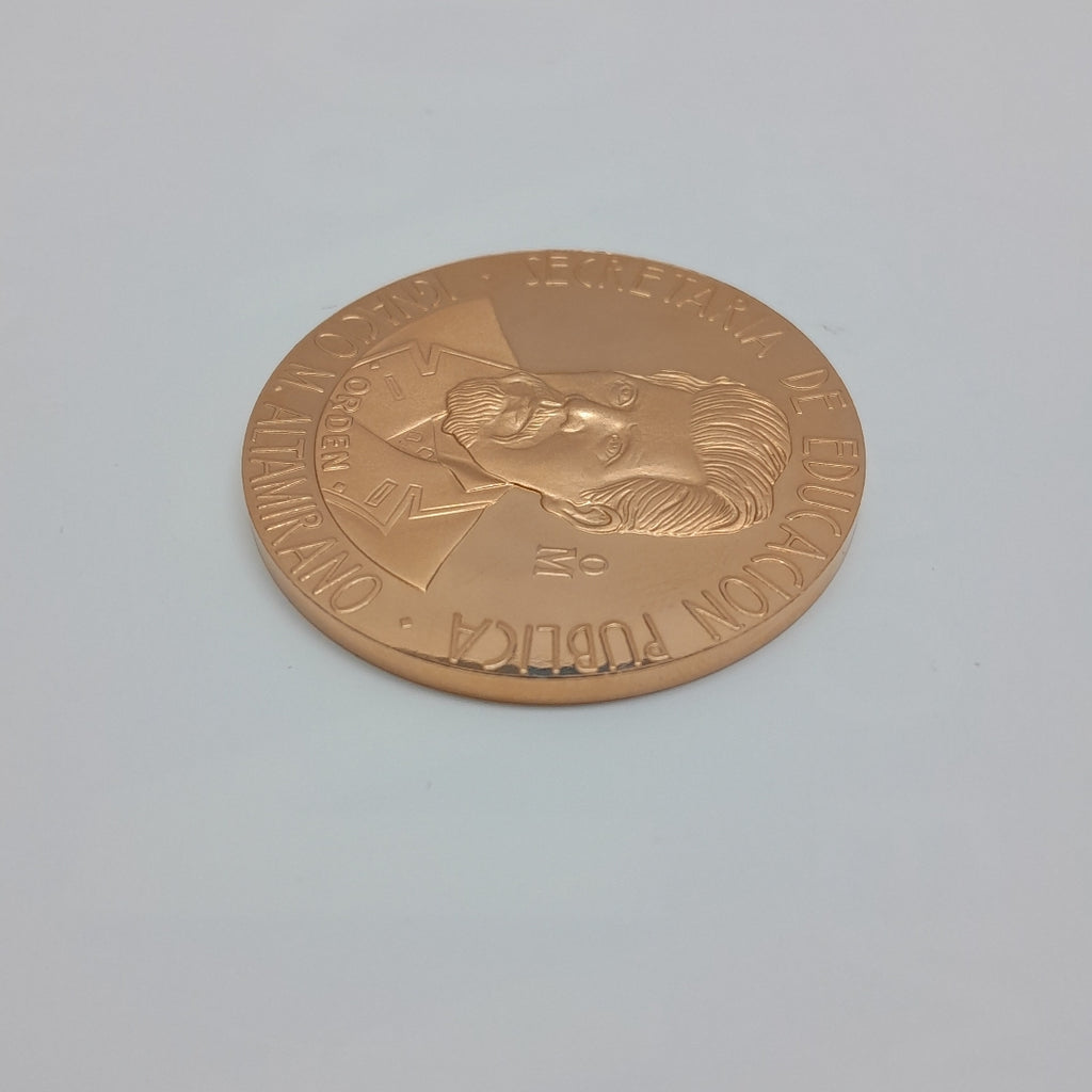 MEDALLA CONMEMORATIVA ORO 21 K 41,90 GRMS (SEMINUEVO)